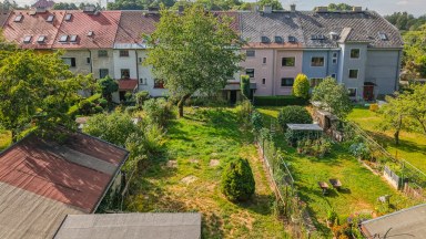 Řadový dům se 3 bytovými jednotkami, garáží a pozemkem 431 m² – Aš, Kvapilova