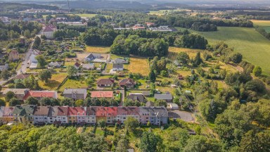 Řadový dům se 3 bytovými jednotkami, garáží a pozemkem 431 m² – Aš, Kvapilova