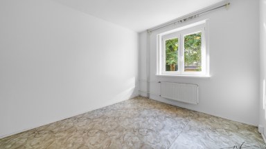 Řadový dům se 3 bytovými jednotkami, garáží a pozemkem 431 m² – Aš, Kvapilova