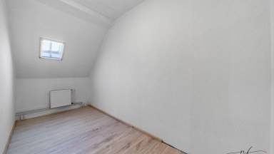 Řadový dům se 3 bytovými jednotkami, garáží a pozemkem 431 m² – Aš, Kvapilova