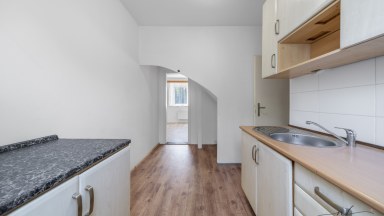 Řadový dům se 3 bytovými jednotkami, garáží a pozemkem 431 m² – Aš, Kvapilova