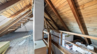 Řadový dům se 3 bytovými jednotkami, garáží a pozemkem 431 m² – Aš, Kvapilova