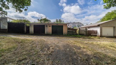 Řadový dům se 3 bytovými jednotkami, garáží a pozemkem 431 m² – Aš, Kvapilova
